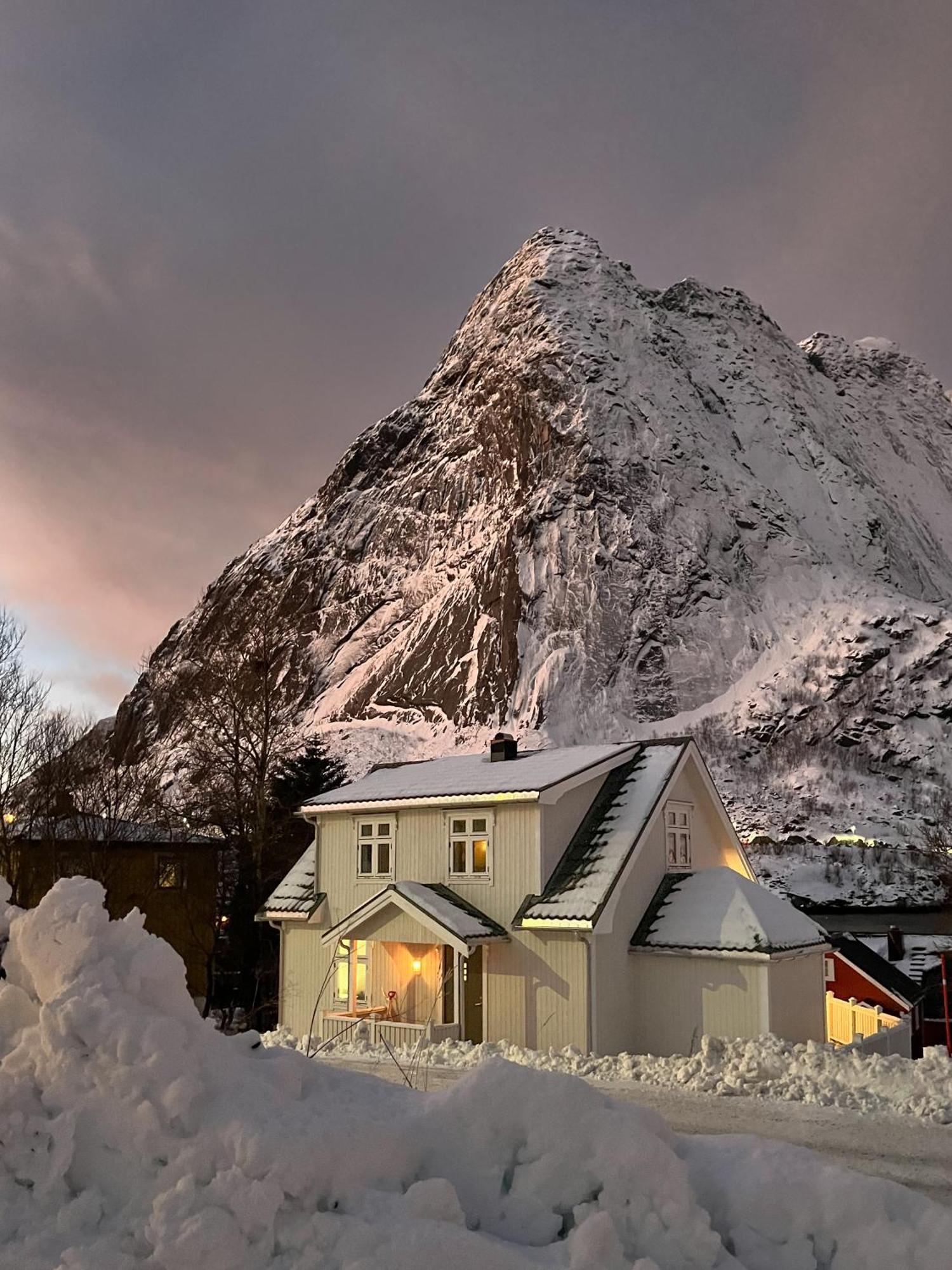 Husly Reine - Your Home With Reinebringen View المظهر الخارجي الصورة